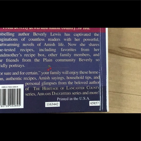The Beverly Lewis Amish Heritage  Cookbook Large Print 2004 - Picture 5 of 8